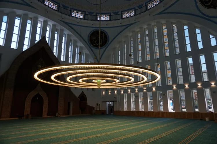 Altınoluk Nasrullah Cami aydınlatma referansı