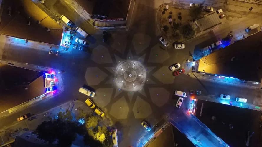 Yeni Mahalle Meydanı aydınlatma referansı