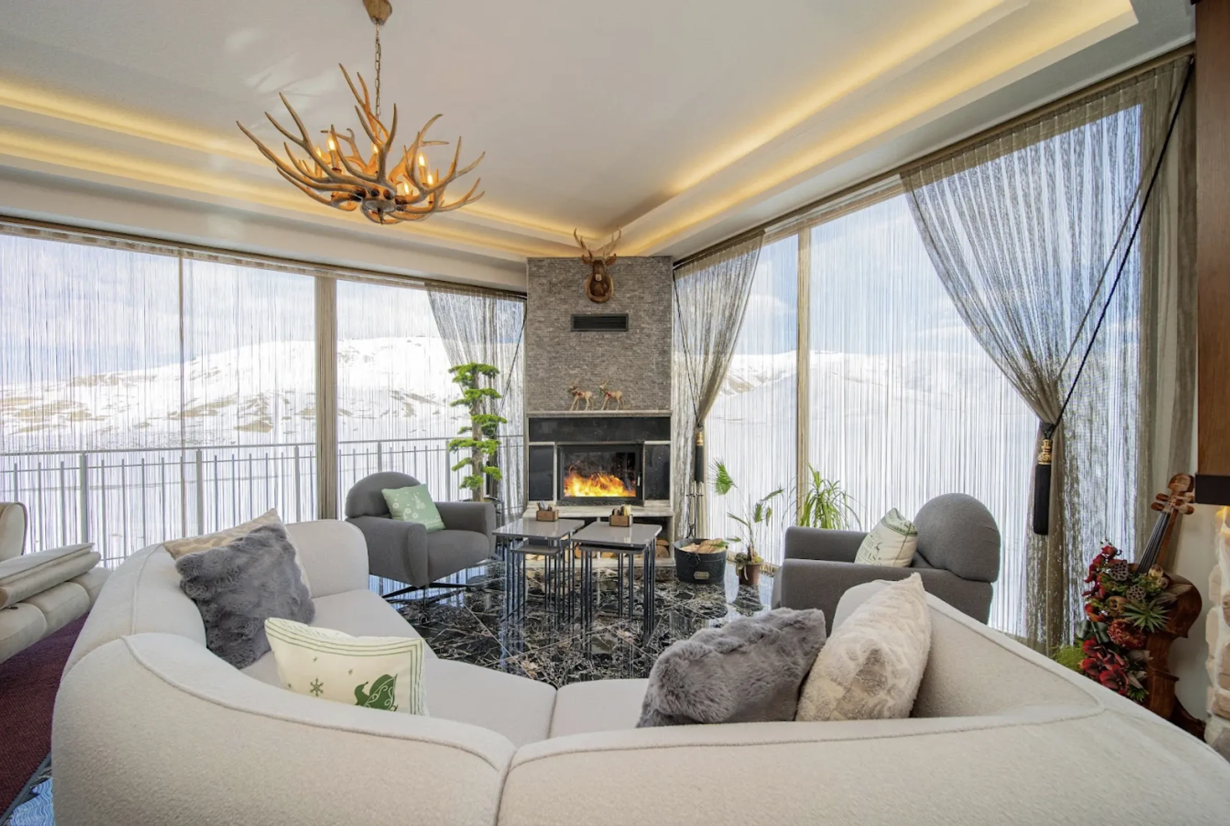 Peony Palace Erciyes aydınlatma uygulamasından bir görünüm