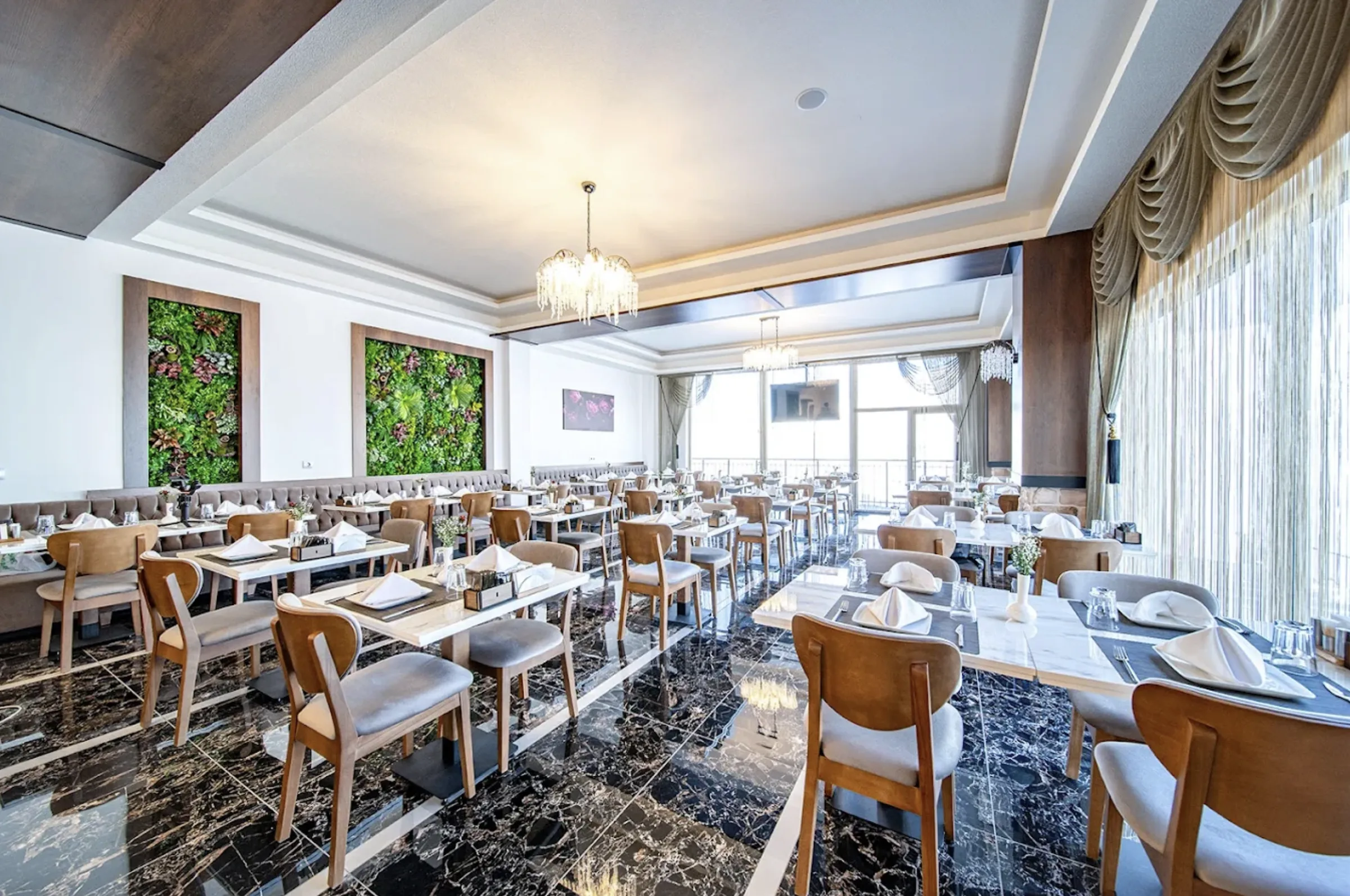 Peony Palace Erciyes aydınlatma uygulamasından bir görünüm